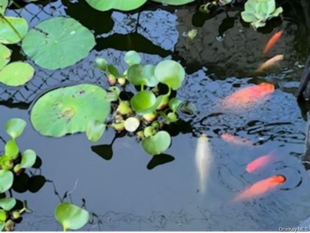 35 Hicks Avenue, Syosset, NY 11791