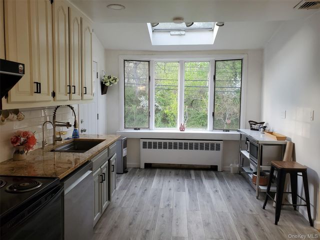 35 Hicks Avenue, Syosset, NY 11791