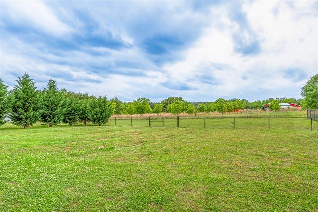 1572 Walnut Grove Road, Pauline, SC 29374