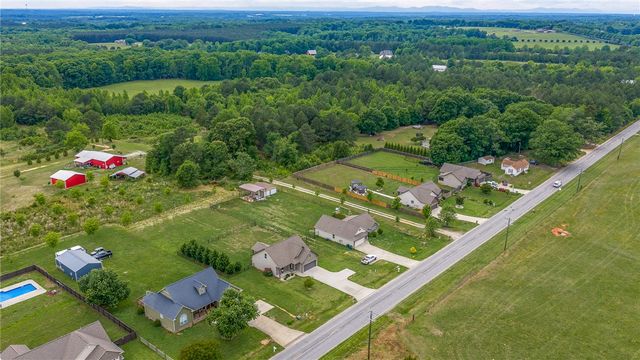 1572 Walnut Grove Road, Pauline, SC 29374
