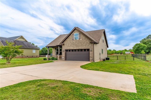 1572 Walnut Grove Road, Pauline, SC 29374