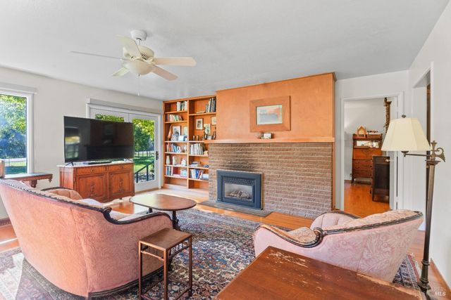 7420 Eastside Potter Valley Rd, Ukiah, CA 95482