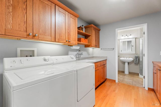 7420 Eastside Potter Valley Rd, Ukiah, CA 95482