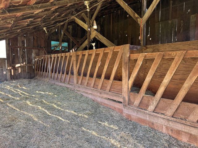 7420 Eastside Potter Valley Rd, Ukiah, CA 95482