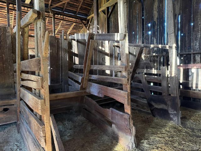 7420 Eastside Potter Valley Rd, Ukiah, CA 95482