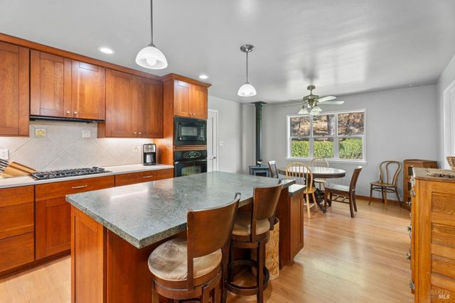 7420 Eastside Potter Valley Rd, Ukiah, CA 95482