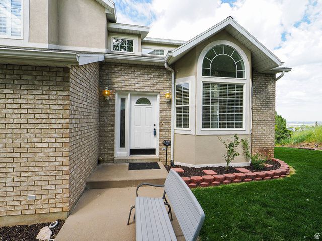 1833 N 350 E, Centerville, UT 84014