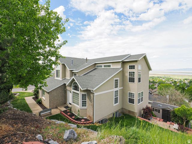 1833 N 350 E, Centerville, UT 84014