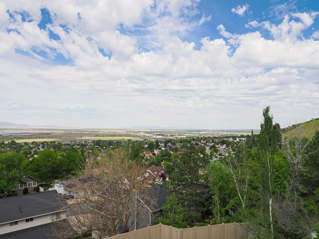 1833 N 350 E, Centerville, UT 84014