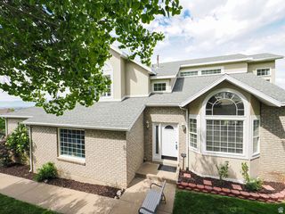 1833 N 350 E, Centerville, UT 84014