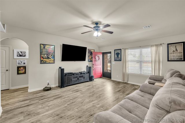 20676 E 34th Street S, Broken Arrow, OK 74014