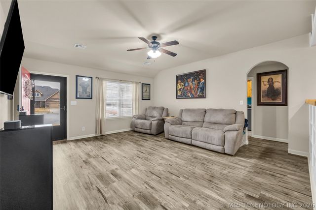 20676 E 34th Street S, Broken Arrow, OK 74014