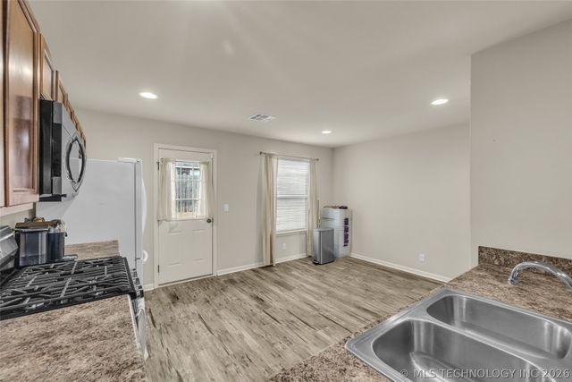 20676 E 34th Street S, Broken Arrow, OK 74014