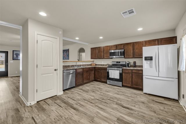 20676 E 34th Street S, Broken Arrow, OK 74014