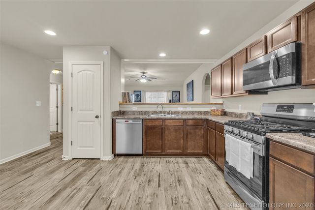 20676 E 34th Street S, Broken Arrow, OK 74014