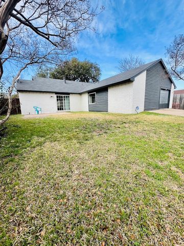 1608 Hutchinson Street, Mesquite, TX 75150
