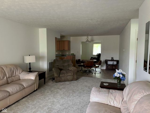 209 E 48th Street, Anderson, IN 46013