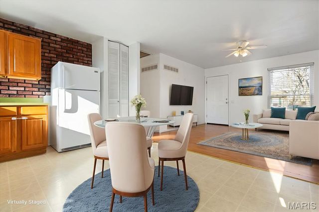 3051 Saint Daphne Drive, St Charles, MO 63301