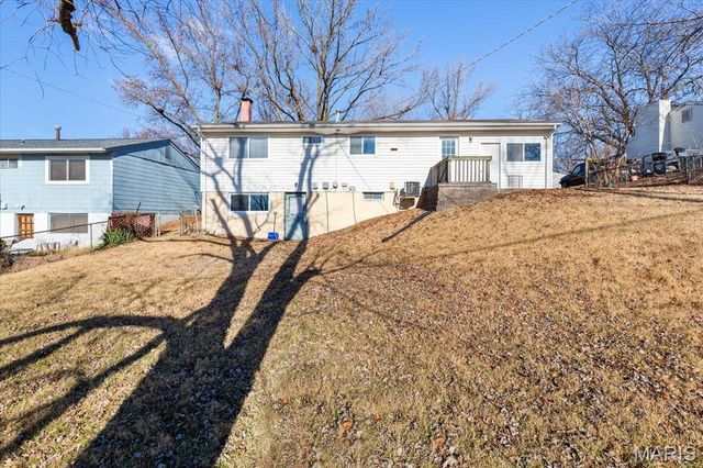 3051 Saint Daphne Drive, St Charles, MO 63301