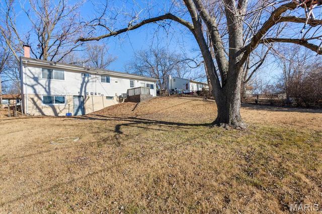 3051 Saint Daphne Drive, St Charles, MO 63301