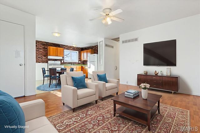 3051 Saint Daphne Drive, St Charles, MO 63301