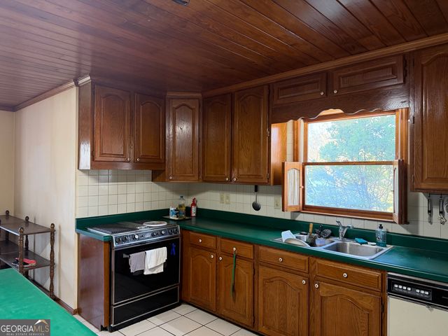 206 Ridge Circle, Dublin, GA 31021