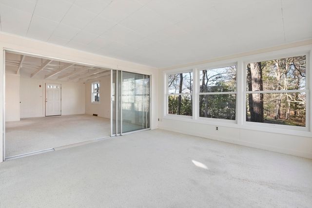 6 Stanley Pl, Barnstable, MA 02601