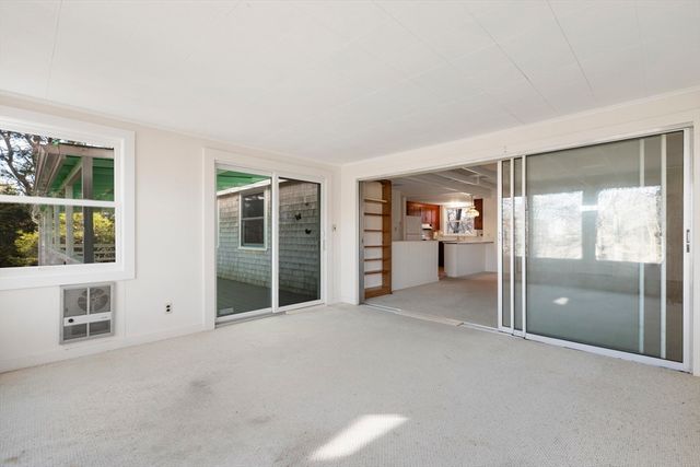 6 Stanley Pl, Barnstable, MA 02601