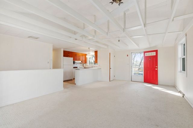 6 Stanley Pl, Barnstable, MA 02601