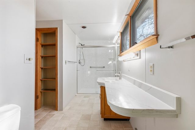 6 Stanley Pl, Barnstable, MA 02601