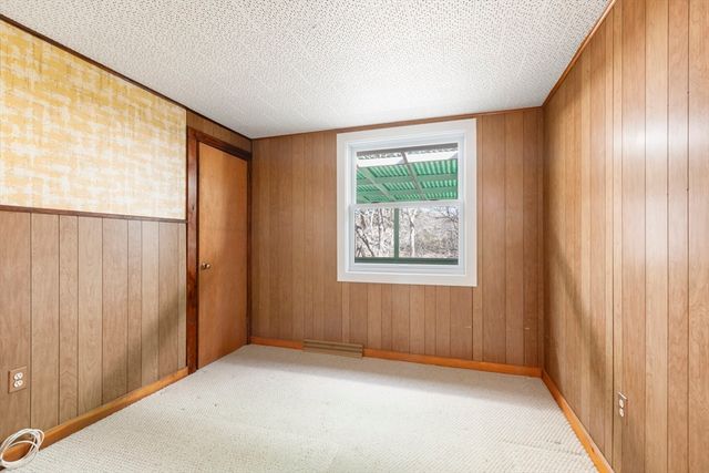 6 Stanley Pl, Barnstable, MA 02601