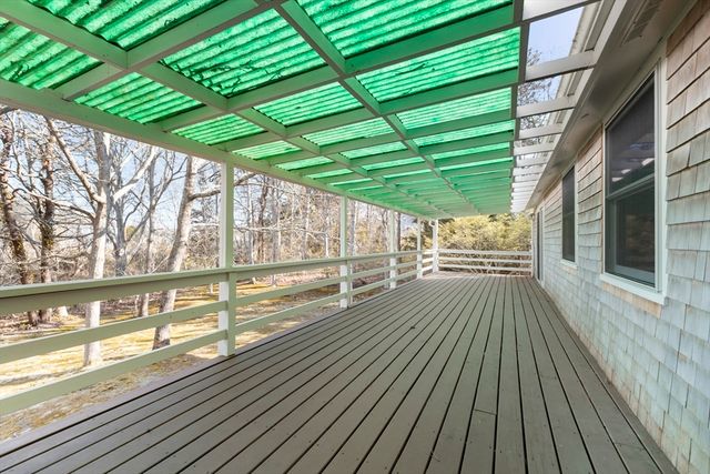 6 Stanley Pl, Barnstable, MA 02601