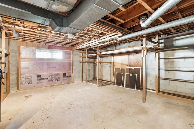 6 Stanley Pl, Barnstable, MA 02601