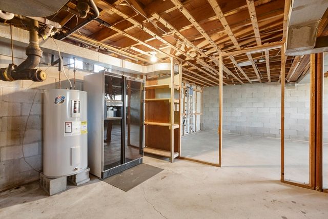 6 Stanley Pl, Barnstable, MA 02601