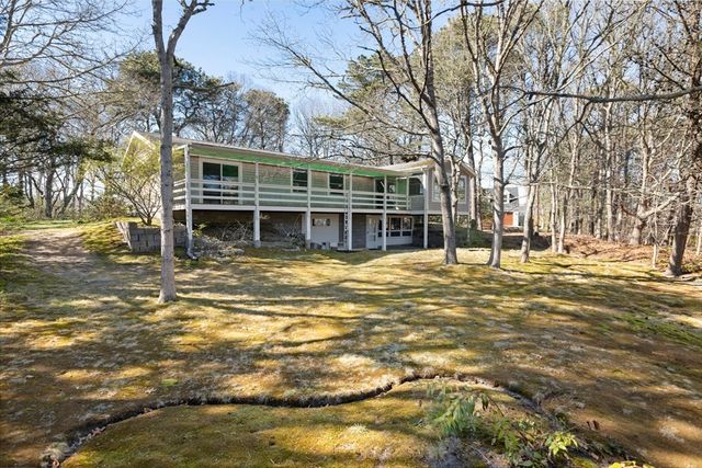 6 Stanley Pl, Barnstable, MA 02601