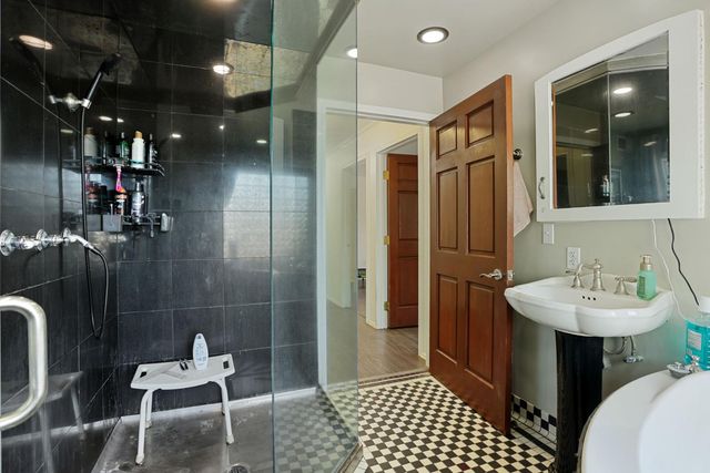 2442 Huckleberry Ln, Valley Springs, CA 95252