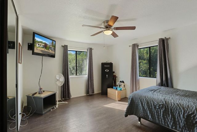 2442 Huckleberry Ln, Valley Springs, CA 95252