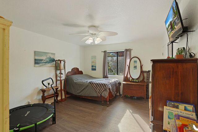 2442 Huckleberry Ln, Valley Springs, CA 95252