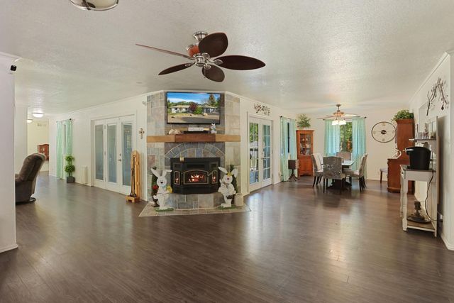 2442 Huckleberry Ln, Valley Springs, CA 95252