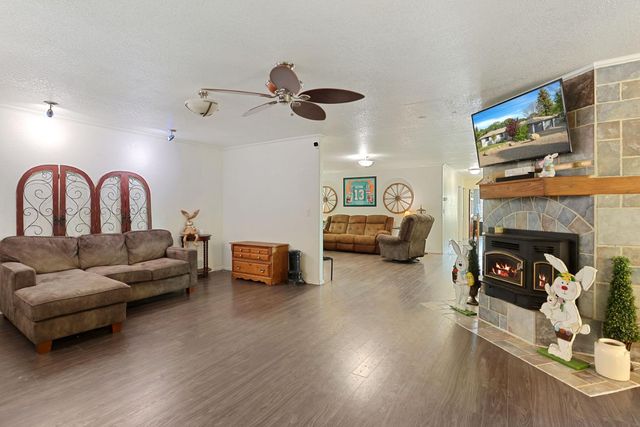 2442 Huckleberry Ln, Valley Springs, CA 95252