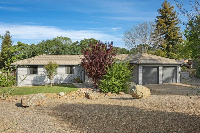 2442 Huckleberry Ln, Valley Springs, CA 95252