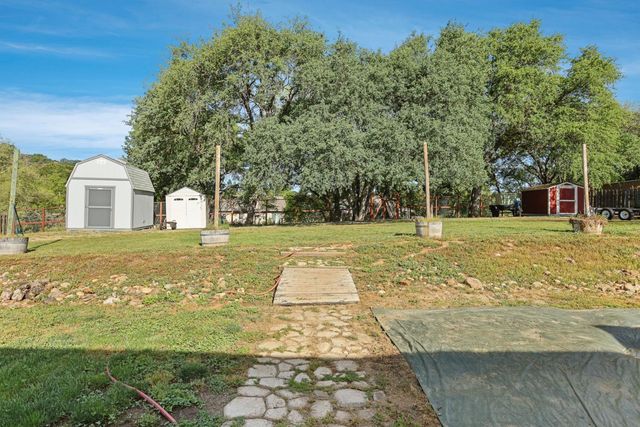 2442 Huckleberry Ln, Valley Springs, CA 95252