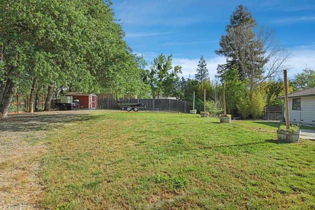 2442 Huckleberry Ln, Valley Springs, CA 95252
