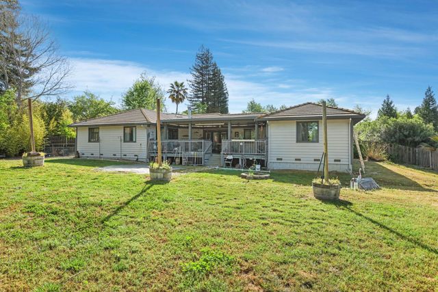 2442 Huckleberry Ln, Valley Springs, CA 95252