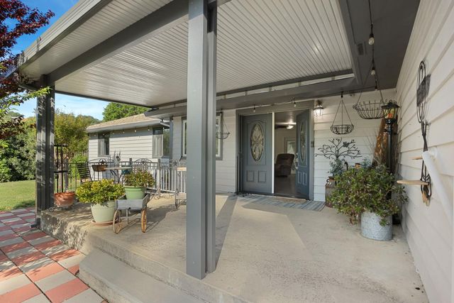 2442 Huckleberry Ln, Valley Springs, CA 95252