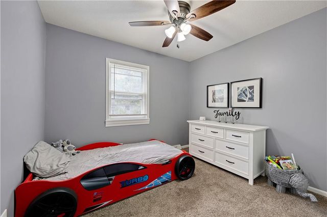 724 Valerie Lane, Gardner, KS 66030