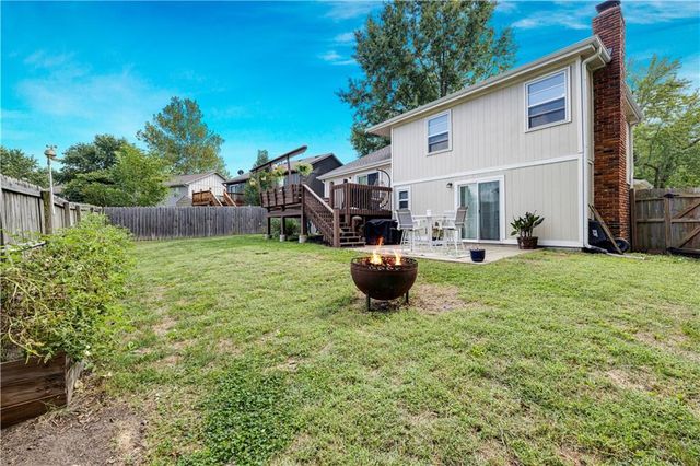 724 Valerie Lane, Gardner, KS 66030