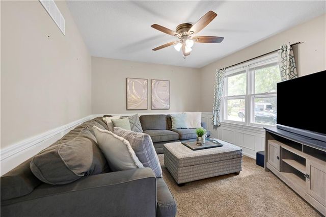 724 Valerie Lane, Gardner, KS 66030