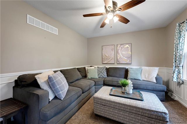 724 Valerie Lane, Gardner, KS 66030