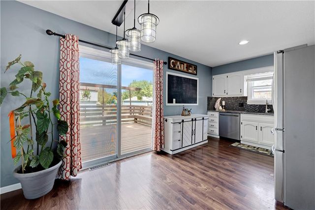 724 Valerie Lane, Gardner, KS 66030